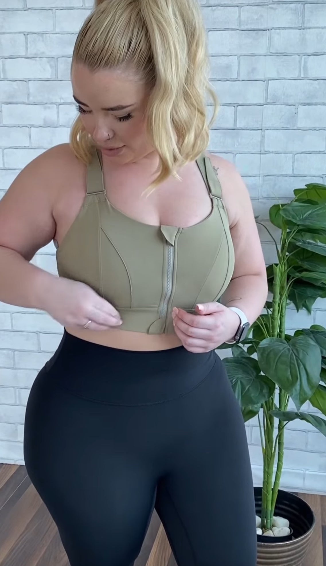 ELOWEN SPORTS BRA